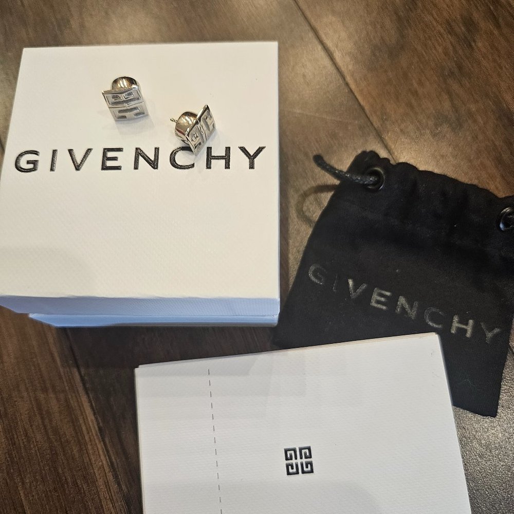 Givenchy 4G earrings in metal